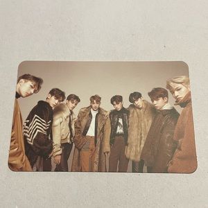 ATEEZ group photocard